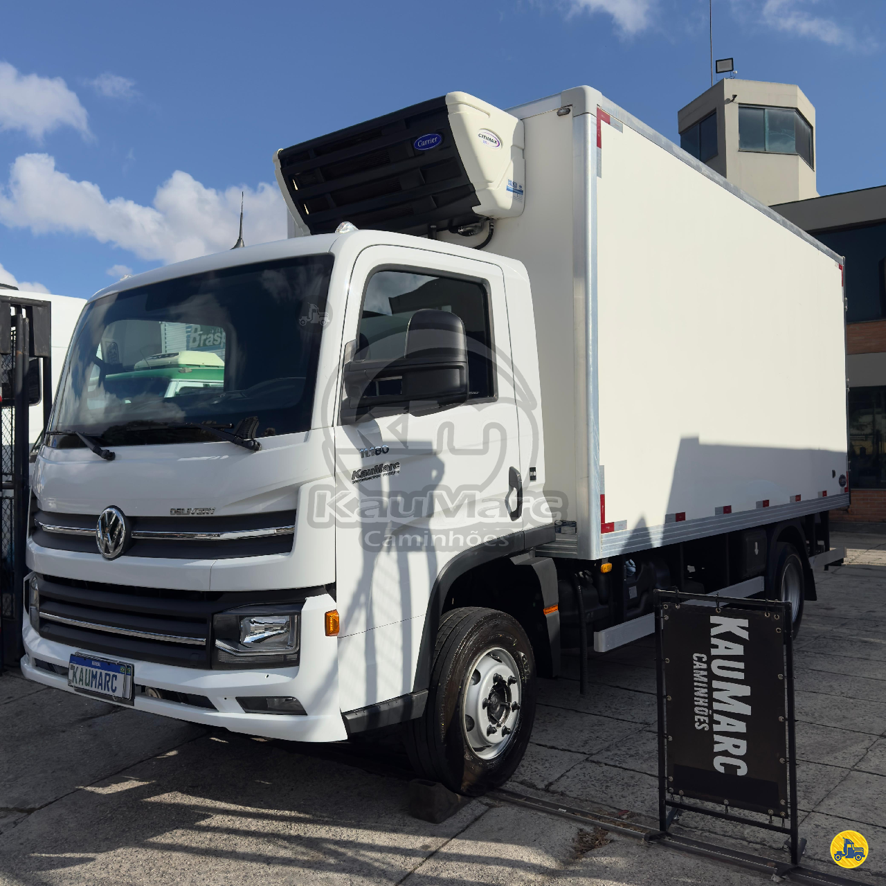 CAMINHAO VOLKSWAGEN VW 11180 Baú Frigorífico 3/4 4x2 Kaumarc Caminhões SAO PAULO SÃO PAULO SP